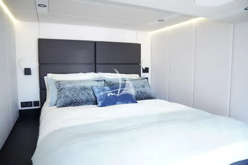 MARIA THERESE - photo 9