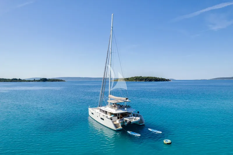 Cool Change yacht photo
