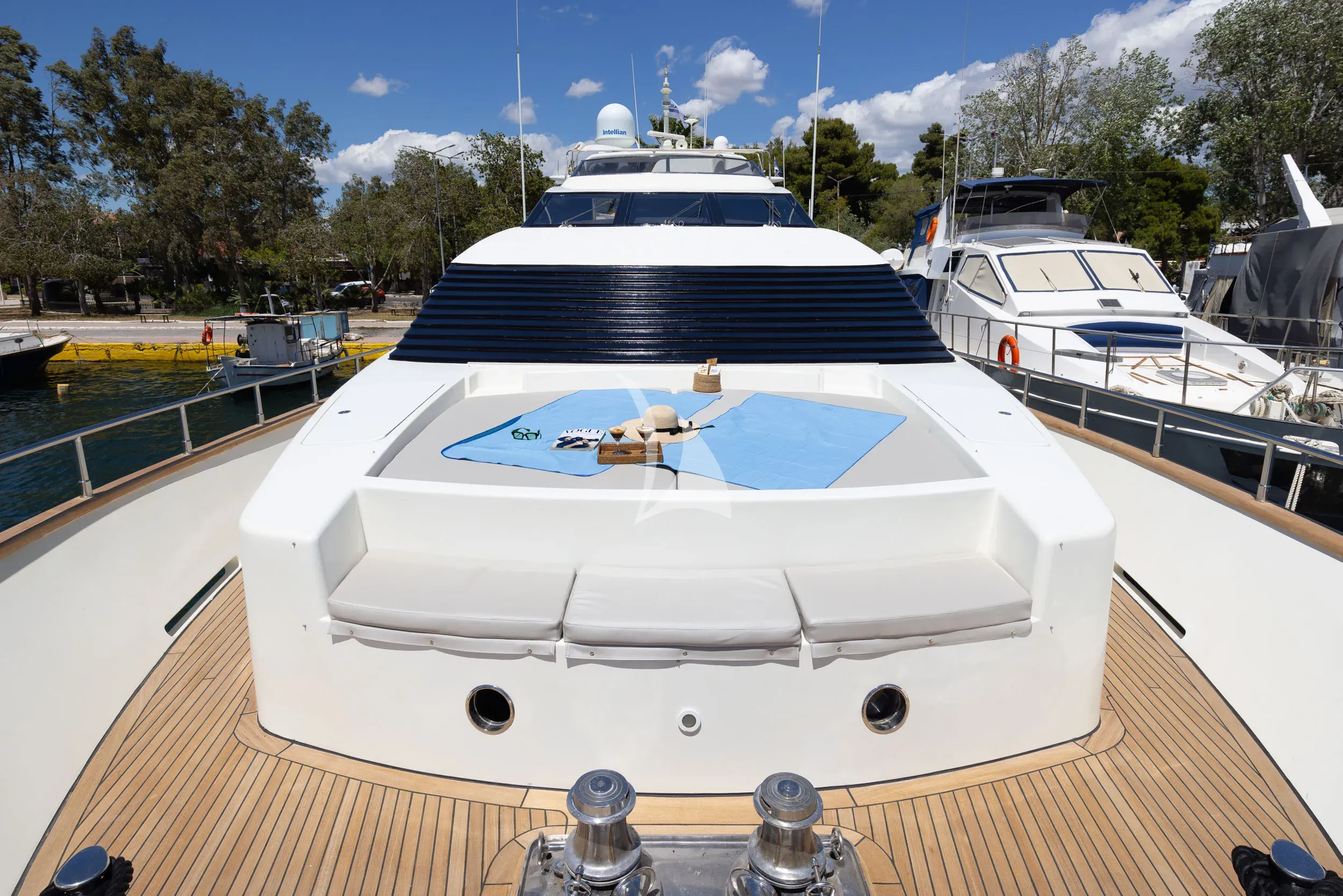 AZURE ONE yacht photo