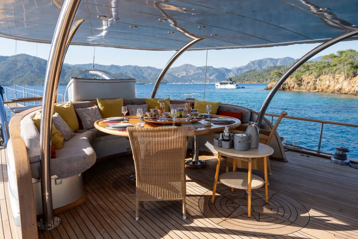 Silver Moon - exterior 1