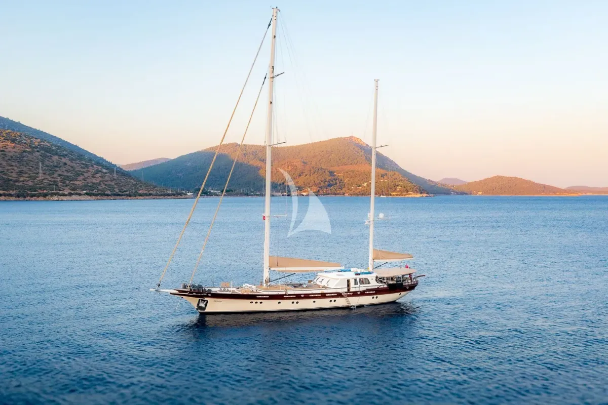 ZELDA yacht photo