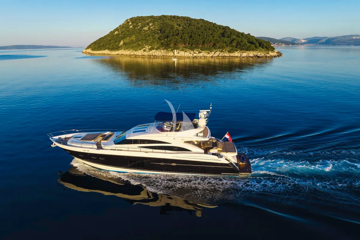 AGAVE yacht photo
