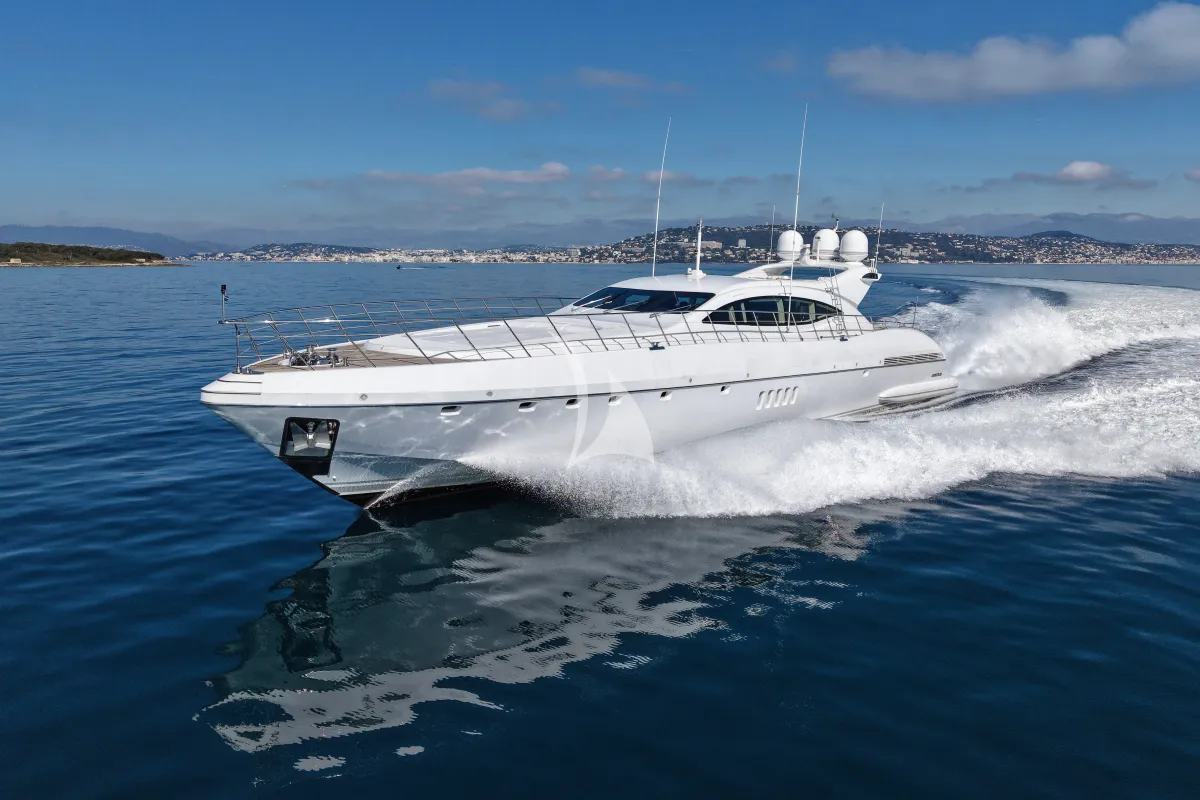 BO yacht photo