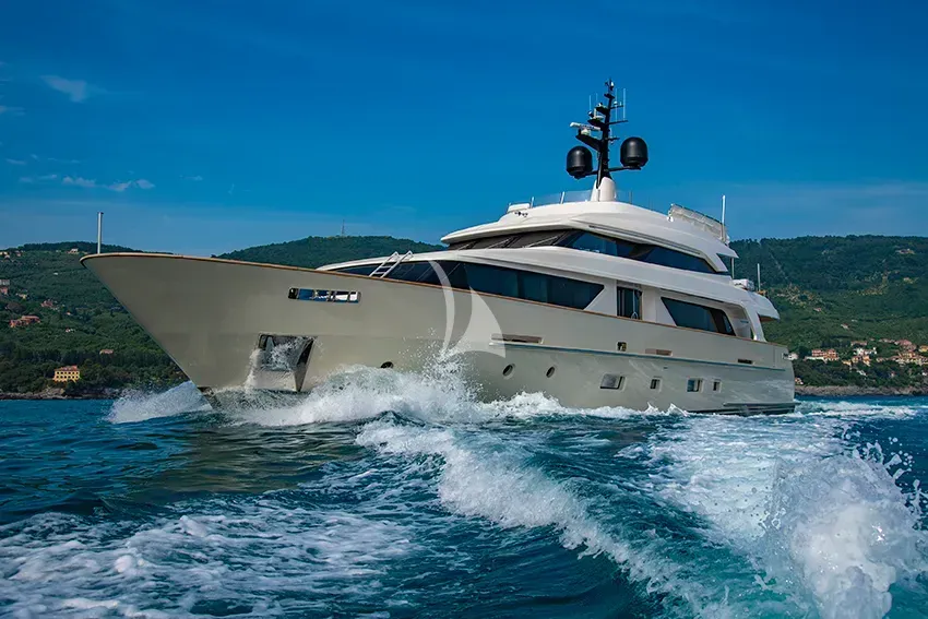 ANYTHING GOES V yacht photo
