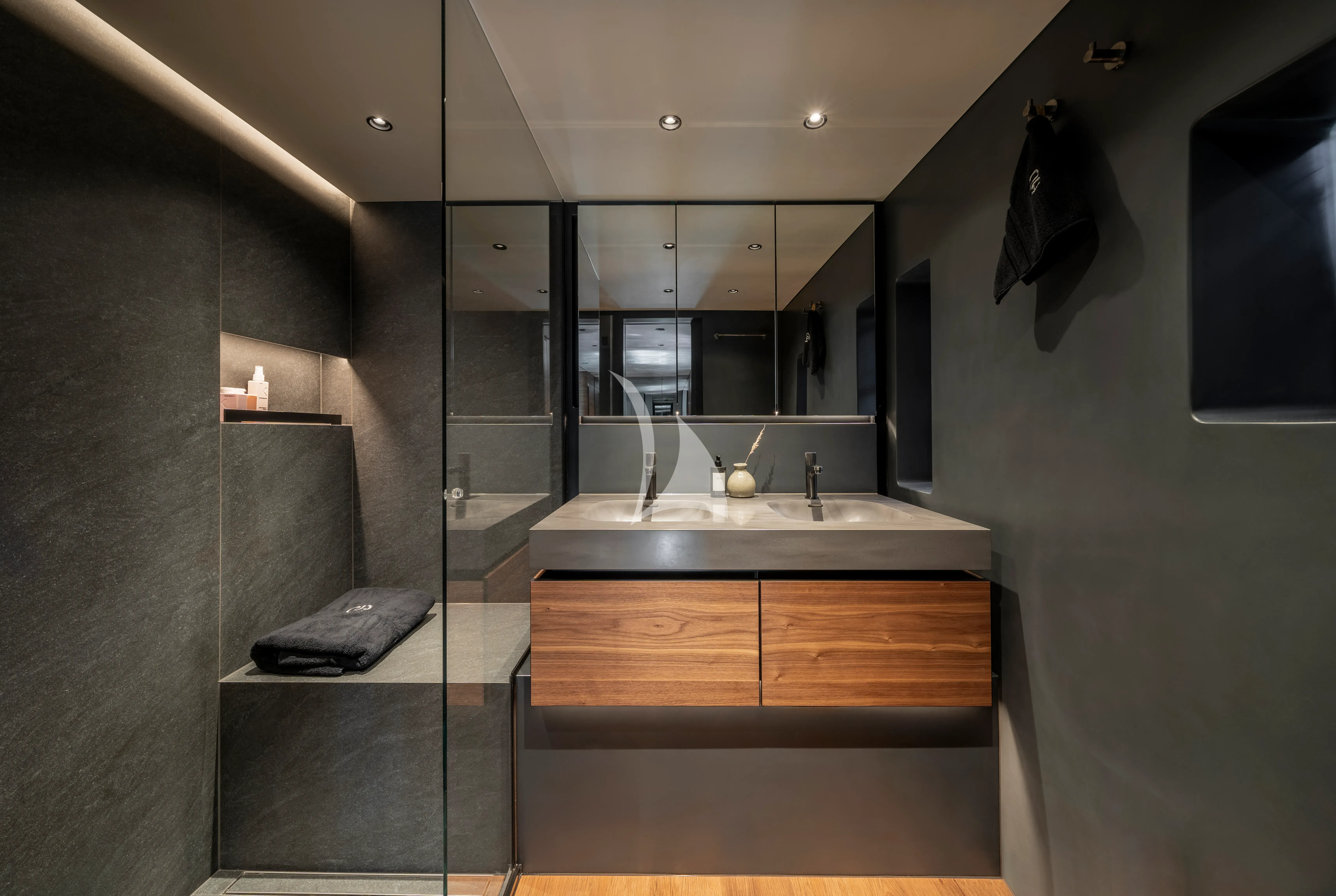 DOUBLE HAPPINESS - photo 3