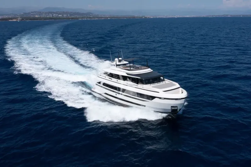 UILIA yacht photo
