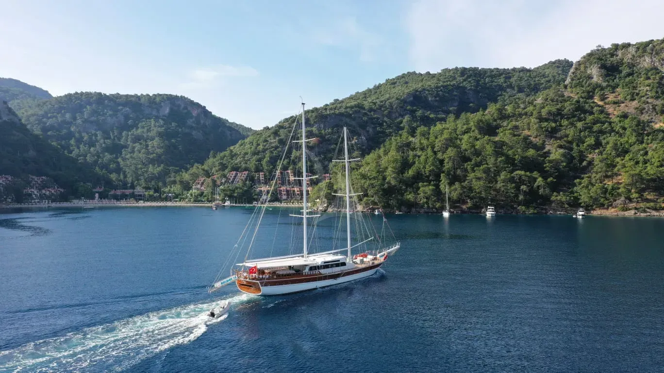 HOLIDAY X yacht photo