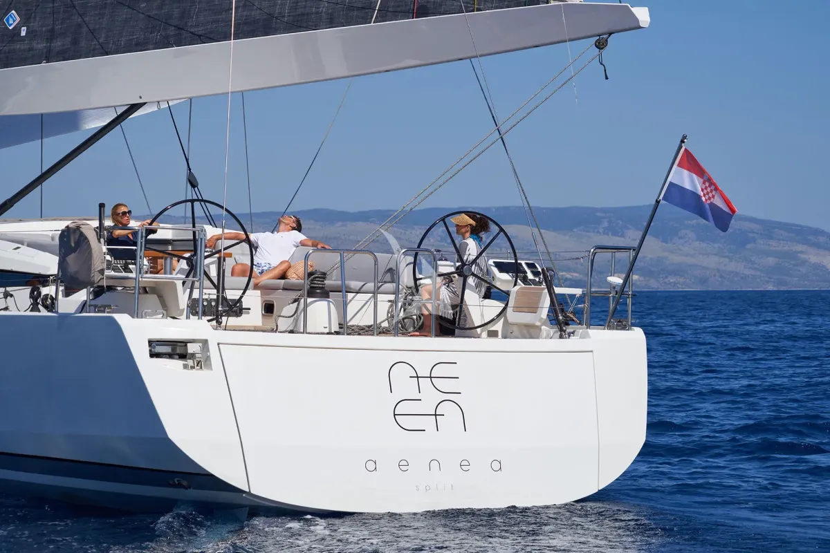 Aenea yacht photo
