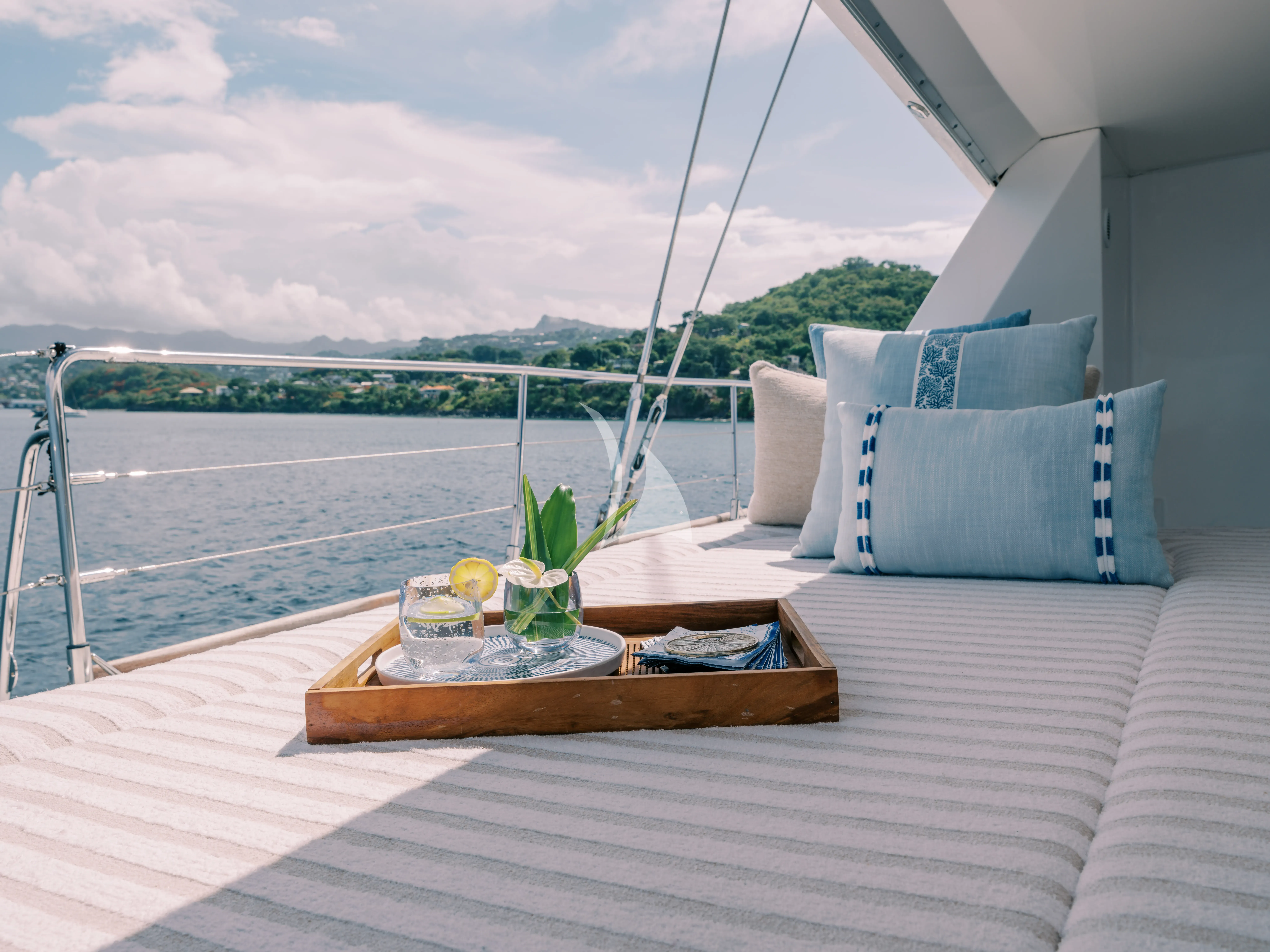 Avanti yacht photo