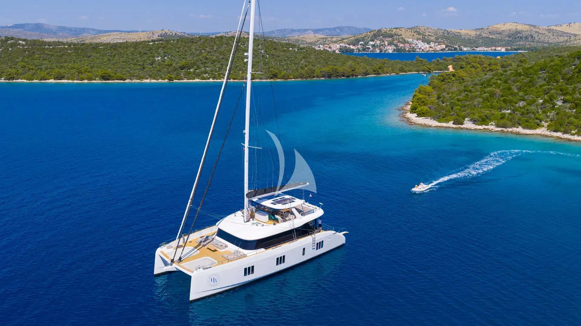 HONEYBIRD luxury yacht