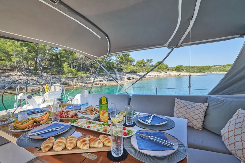 Aenea yacht photo
