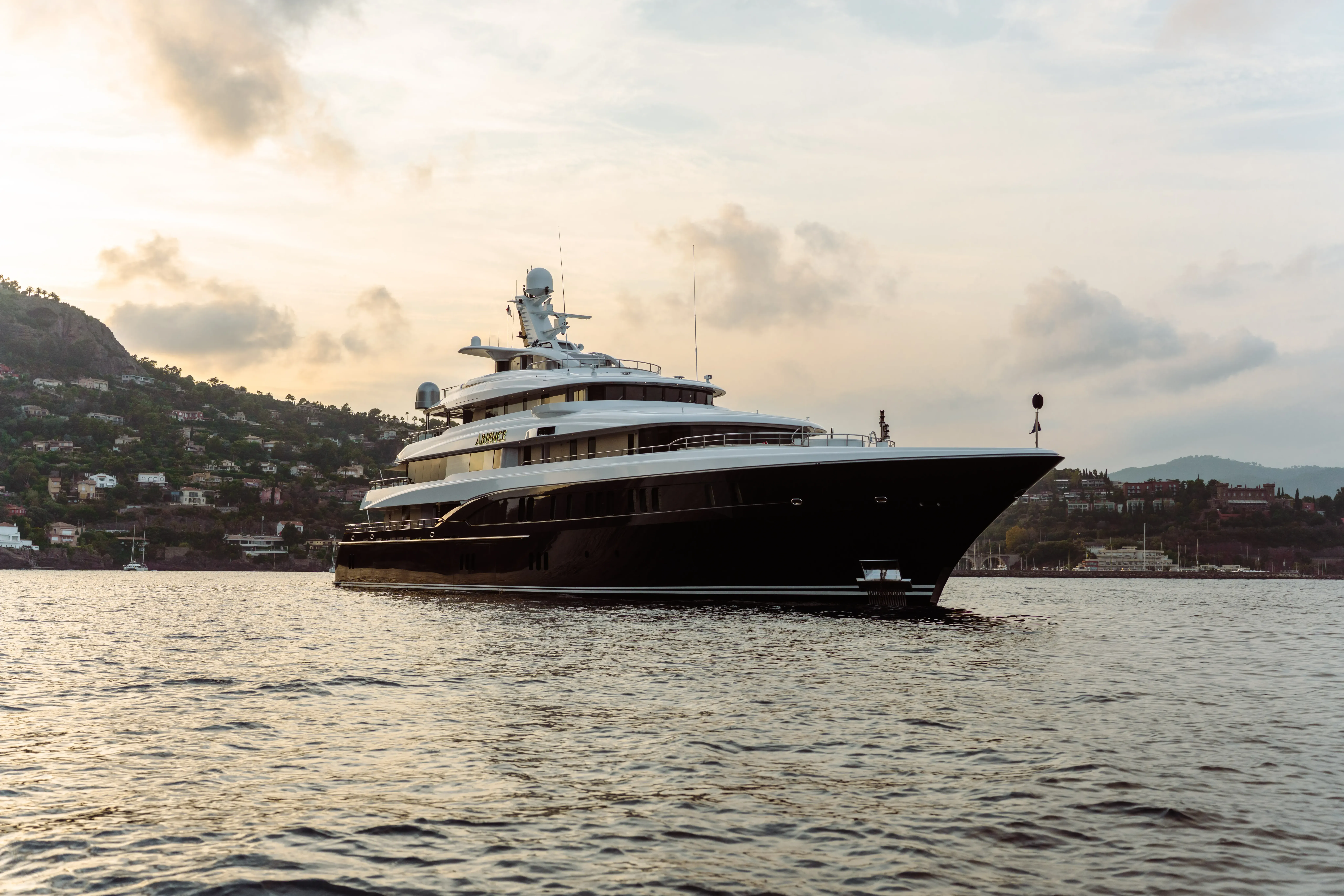 ARIENCE luxury yacht