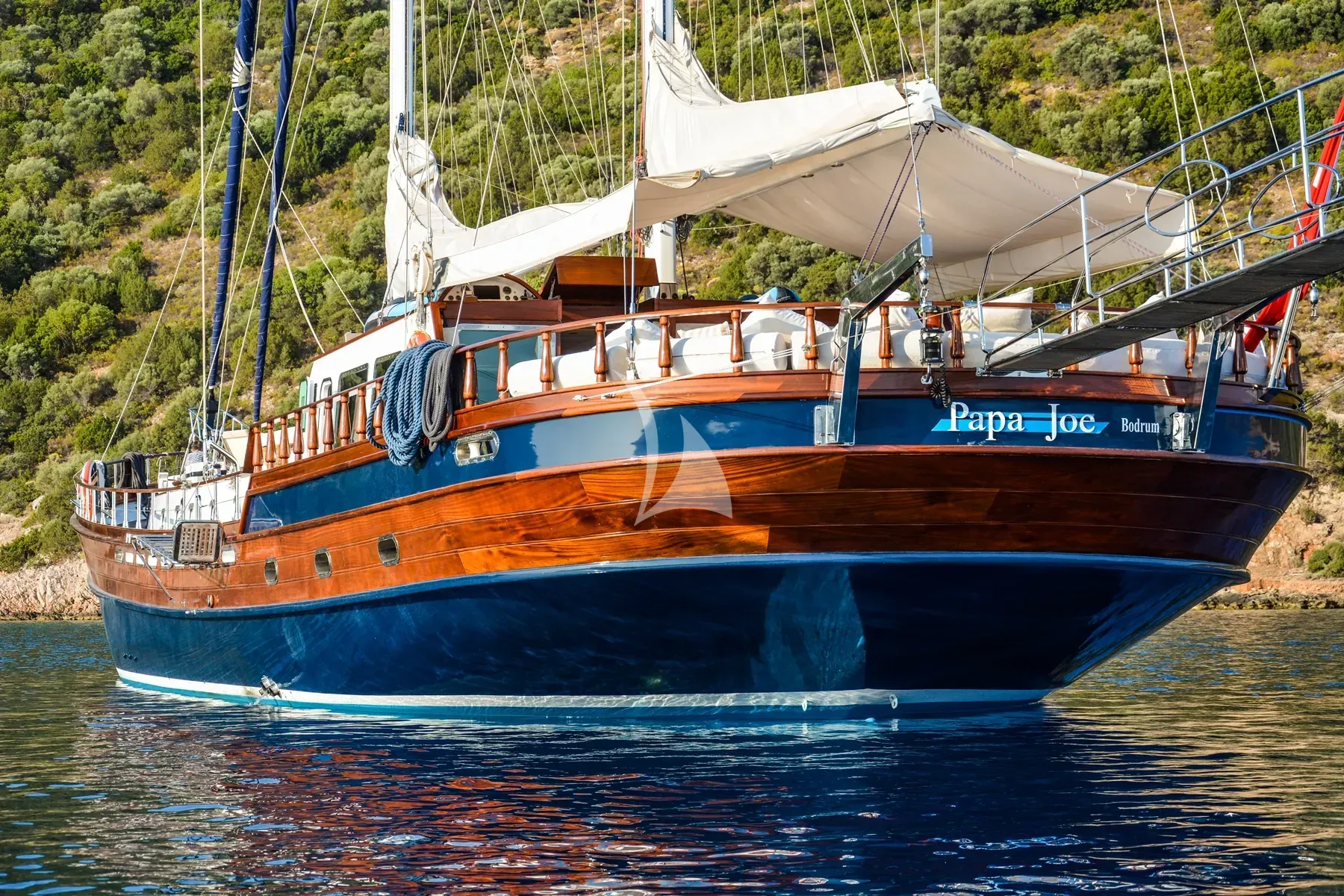 Papa Joe - exterior 2