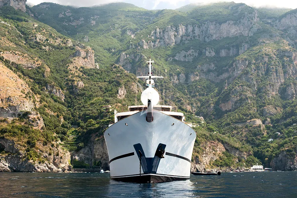 Chakra yacht photo