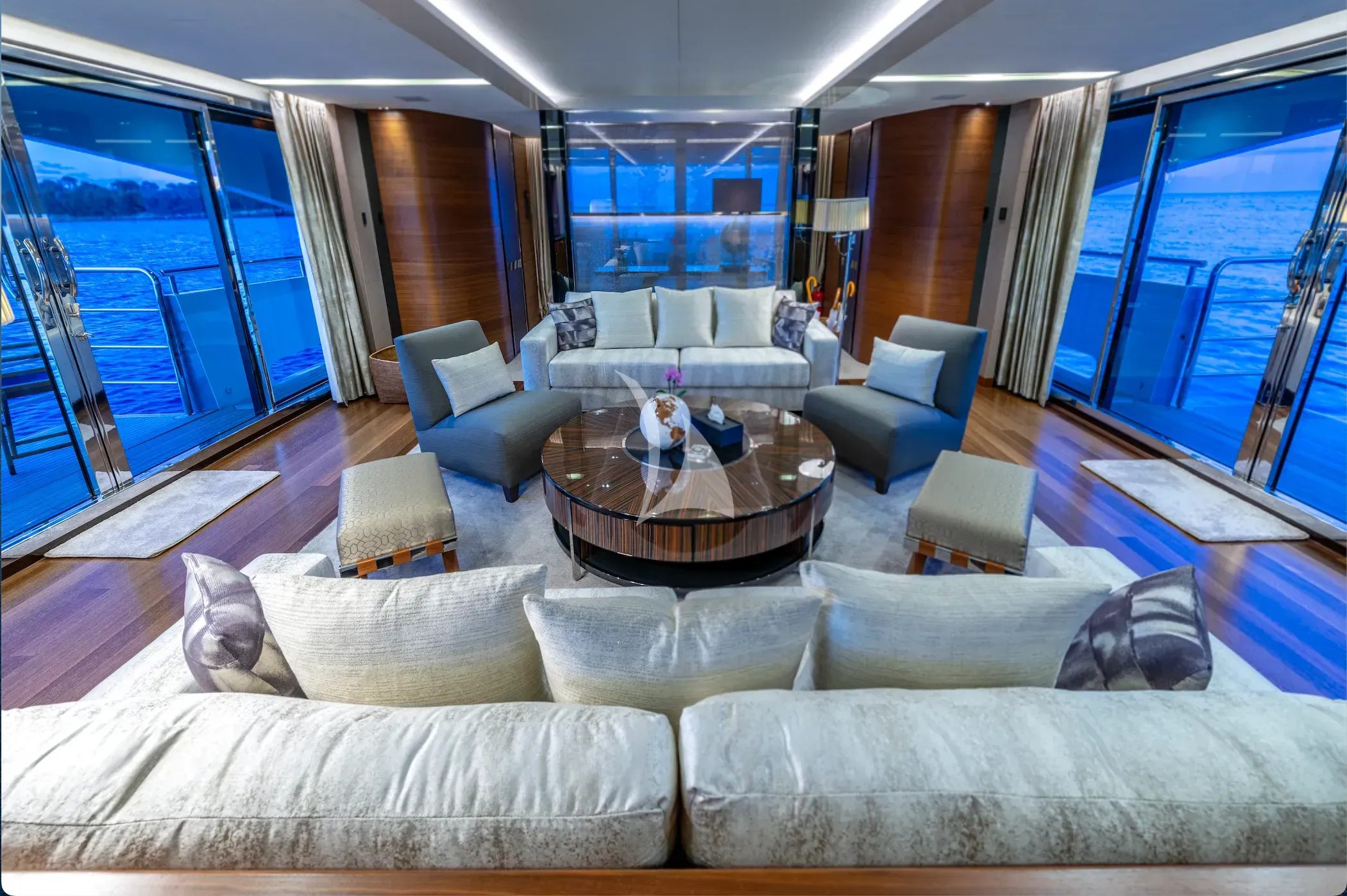 IMPERIAL PRINCESS BEATRICE - interior 4