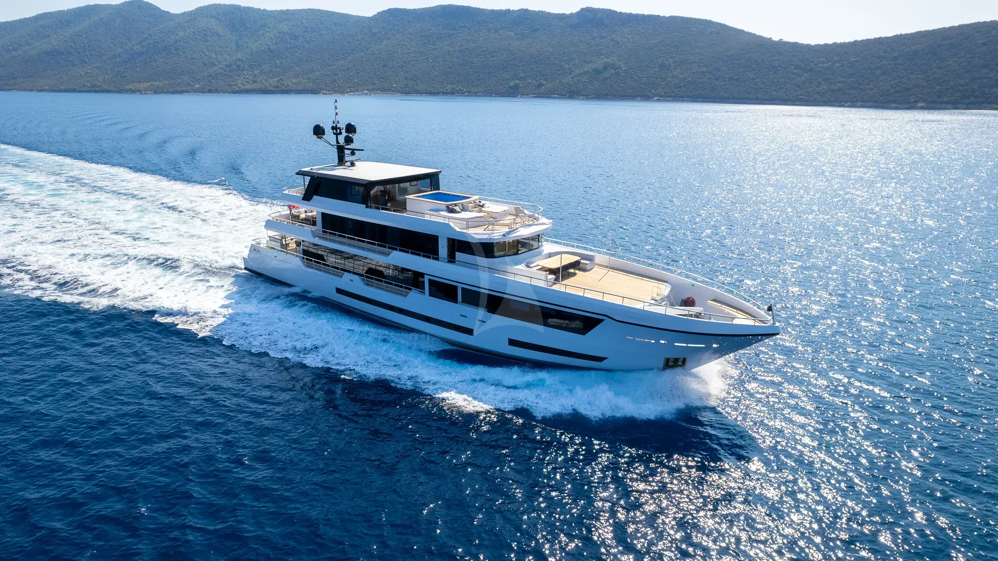 OCEAN BREEZE luxury yacht
