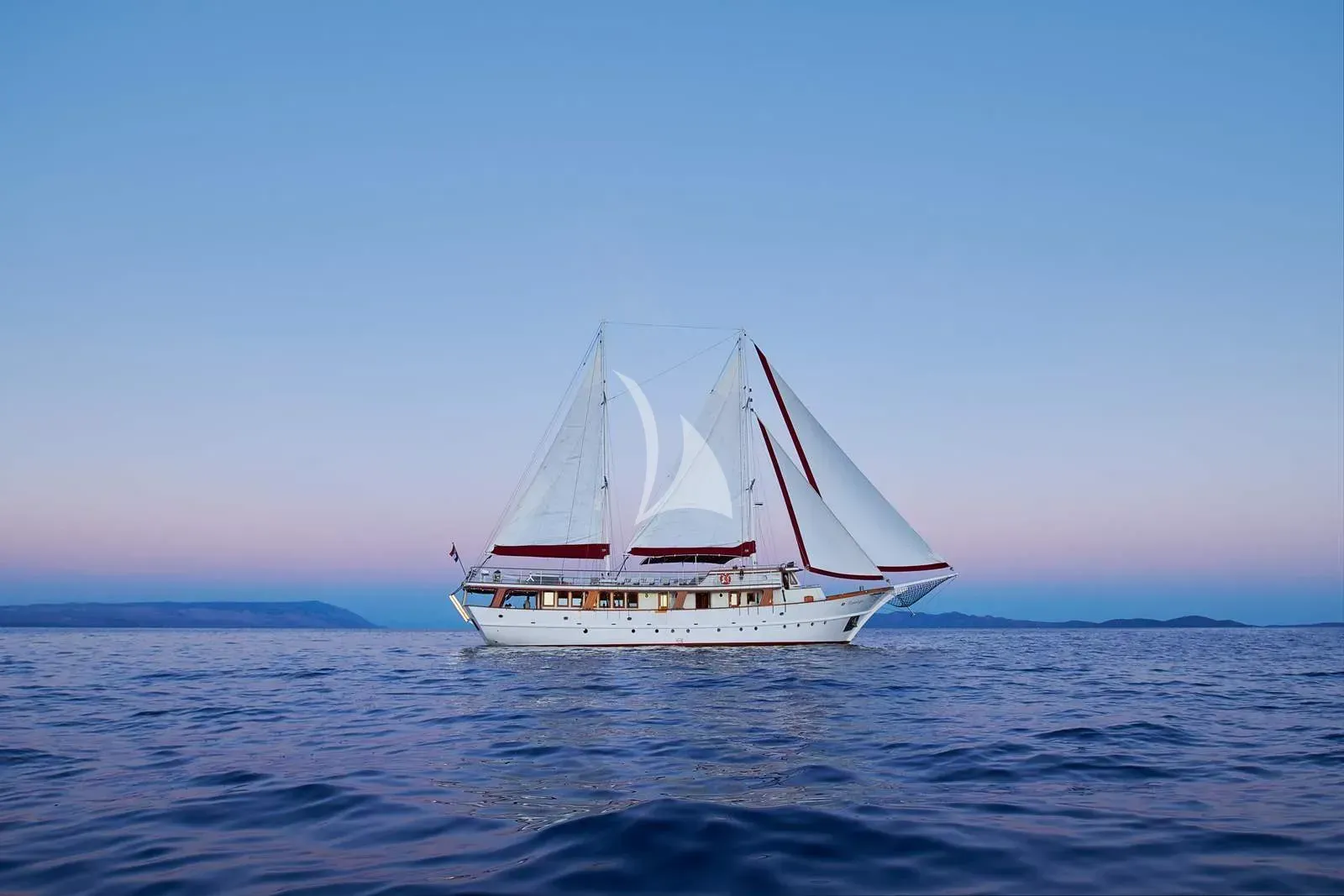 Cataleya luxury yacht