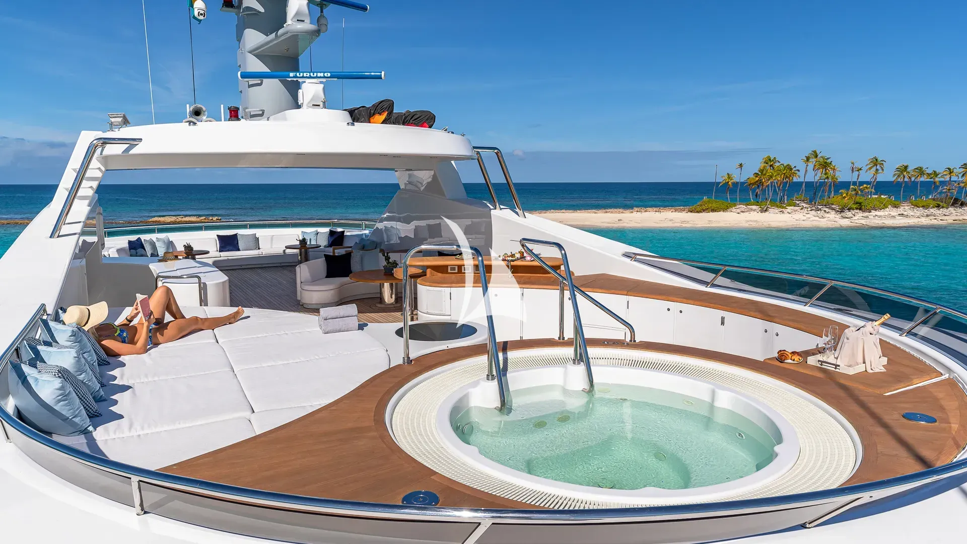 REVERIE luxury yacht