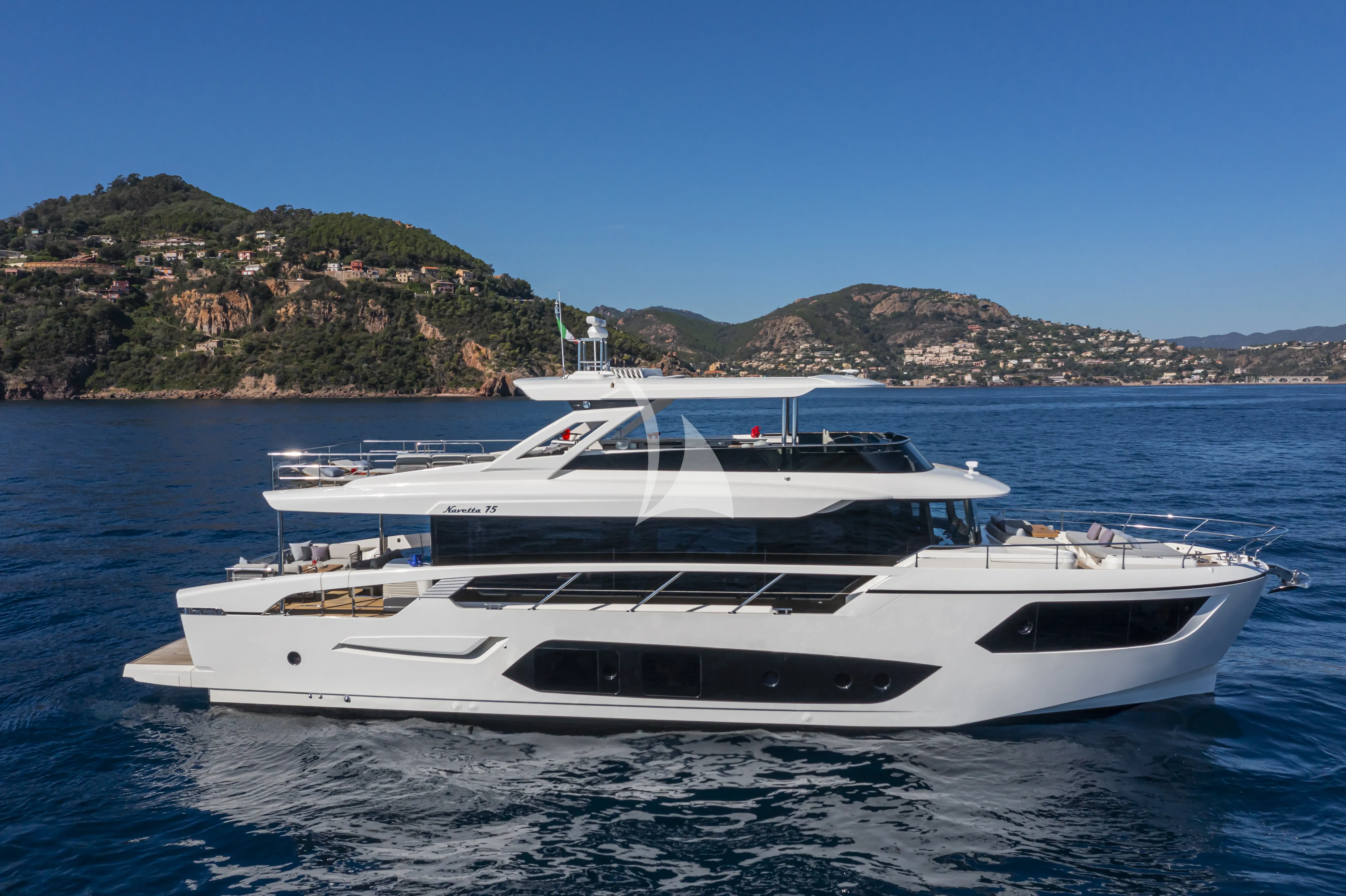 AZUR luxury yacht