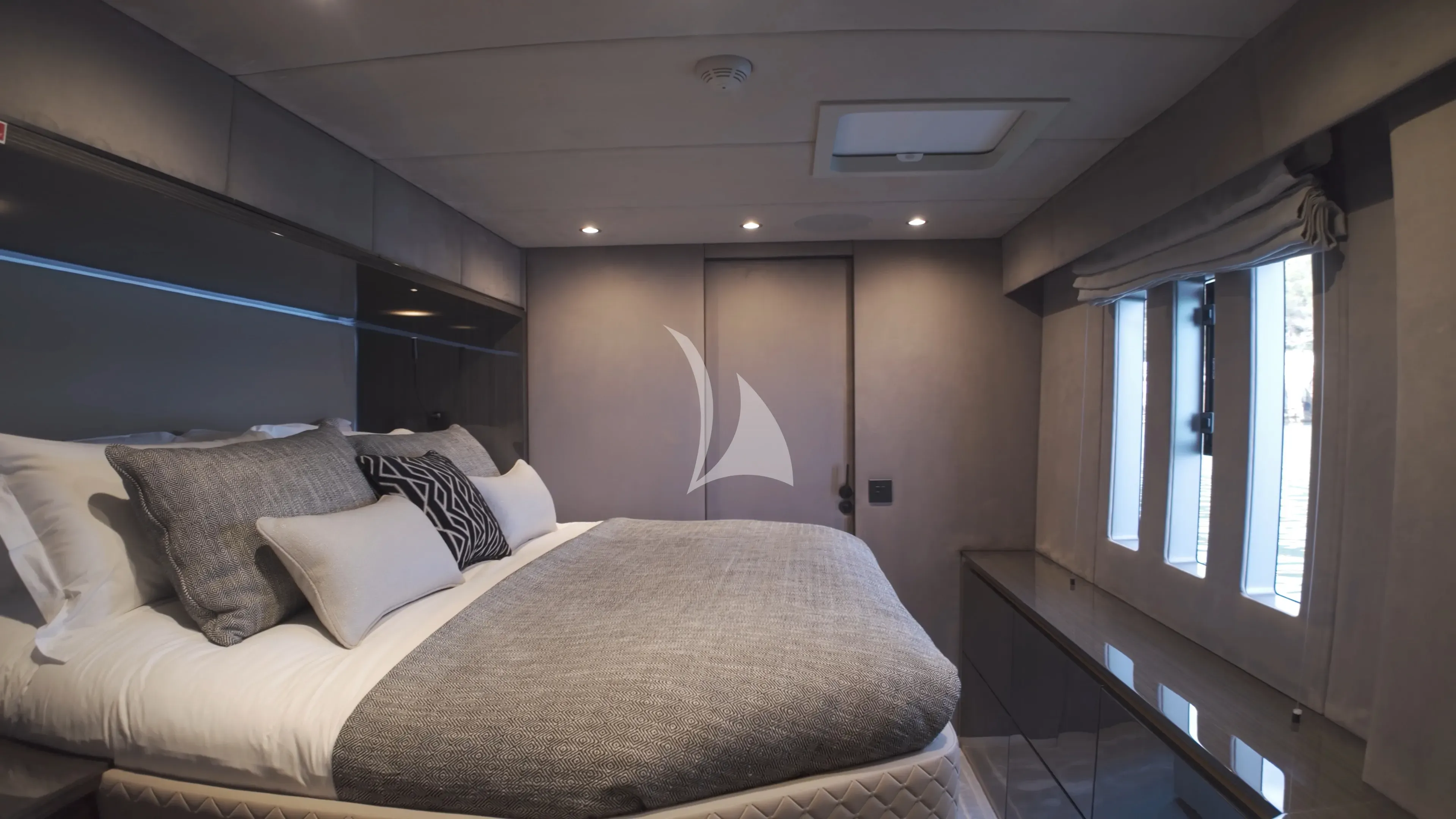 BLACK RAPTOR - photo 3