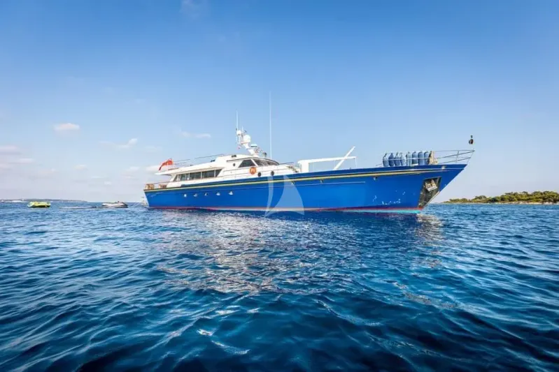 Chantella yacht photo