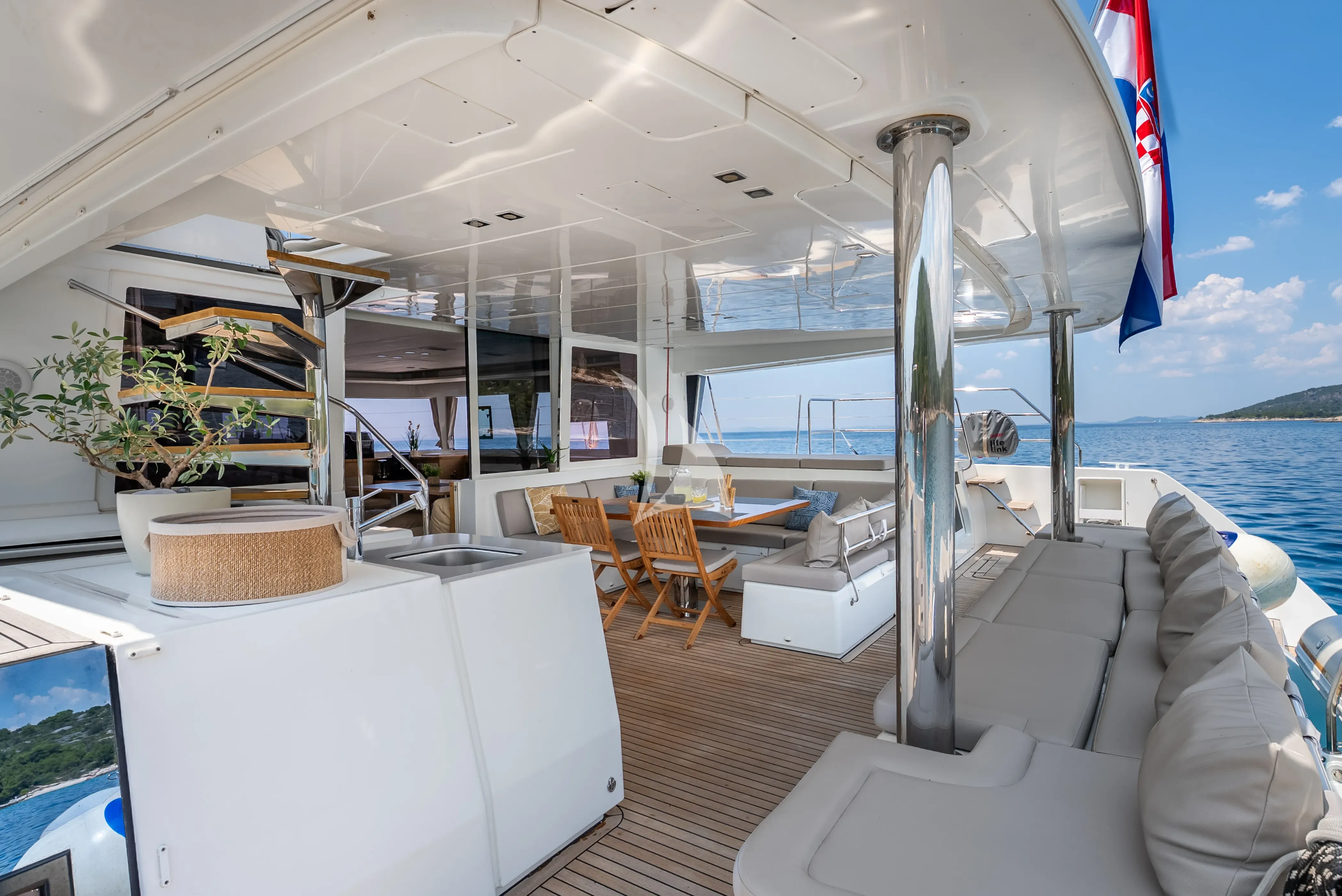 Cool Breeze yacht photo