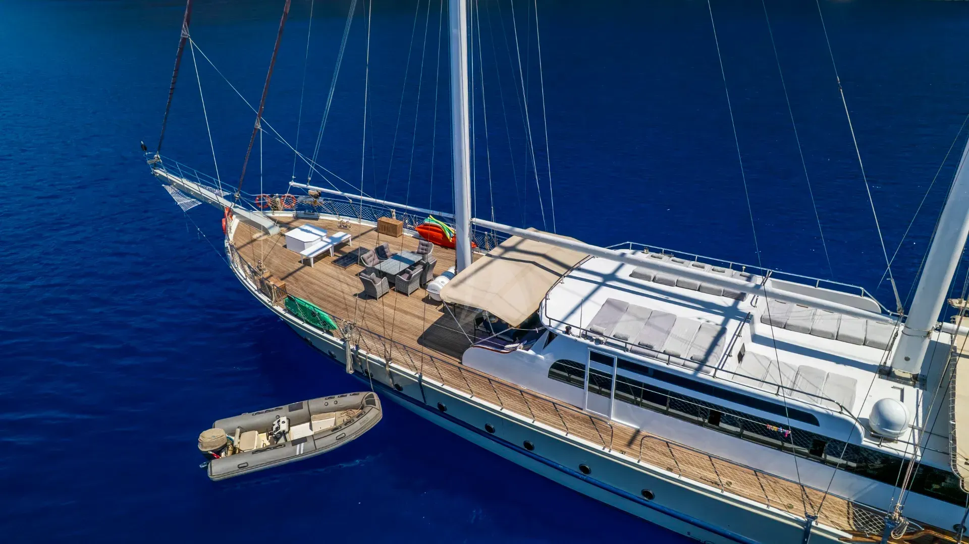 HOLIDAY X yacht photo