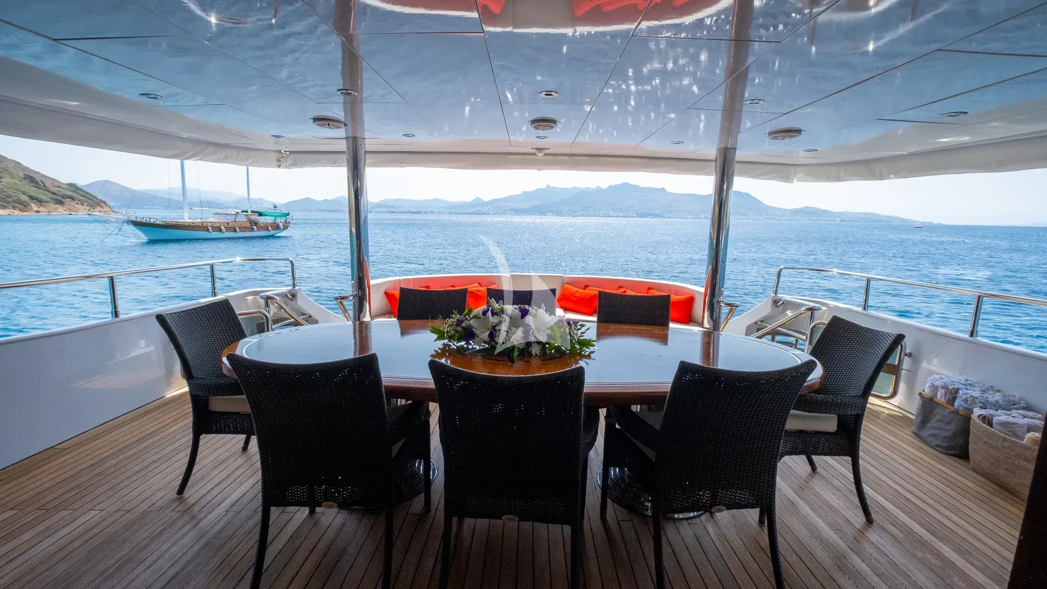 MERVE yacht photo