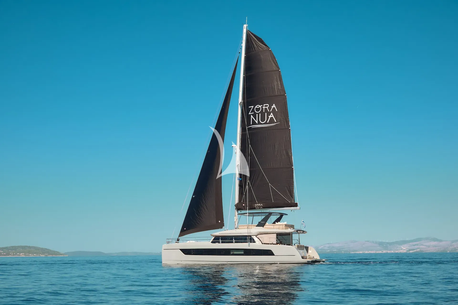 ZORA NUA yacht photo