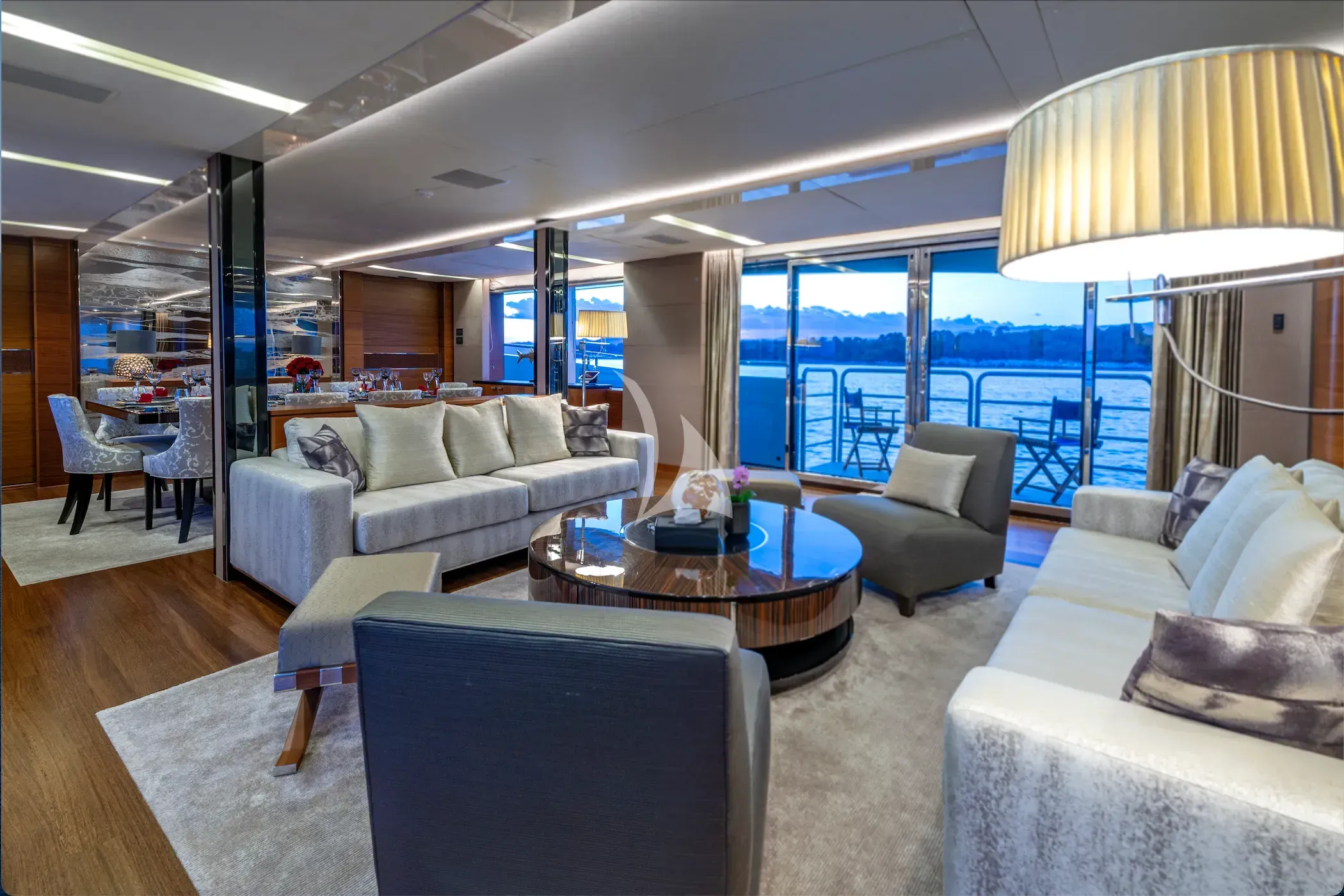 IMPERIAL PRINCESS BEATRICE - interior 6