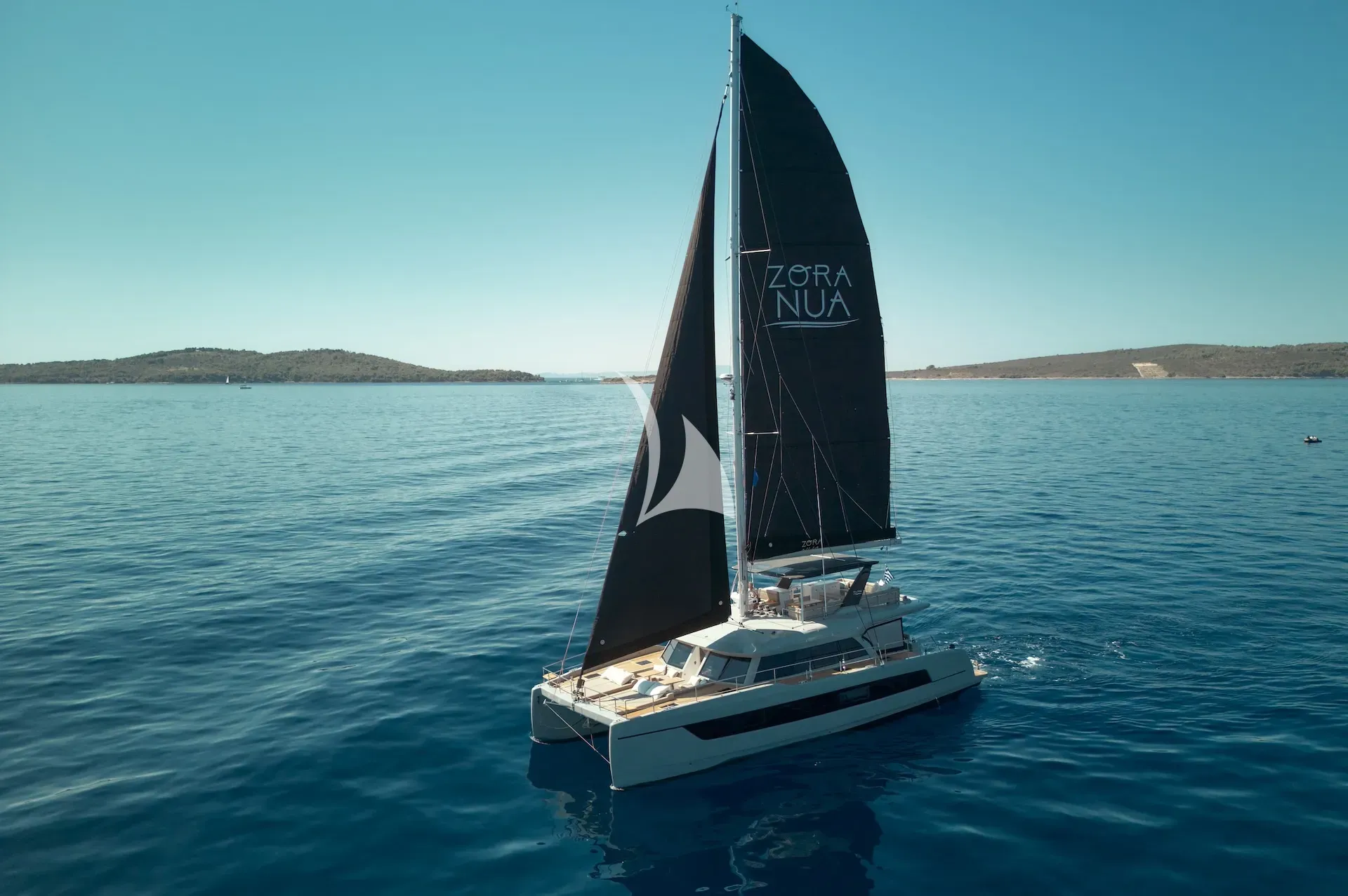 ZORA NUA yacht photo