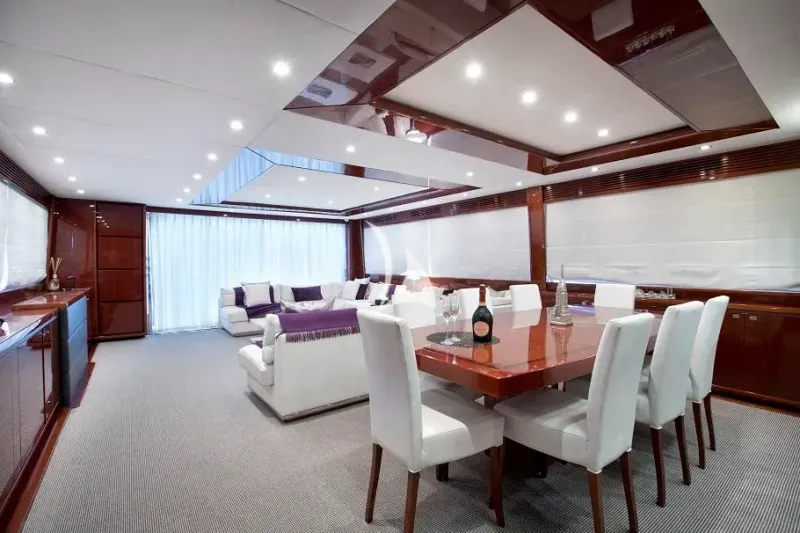 Molly Malone - interior 6