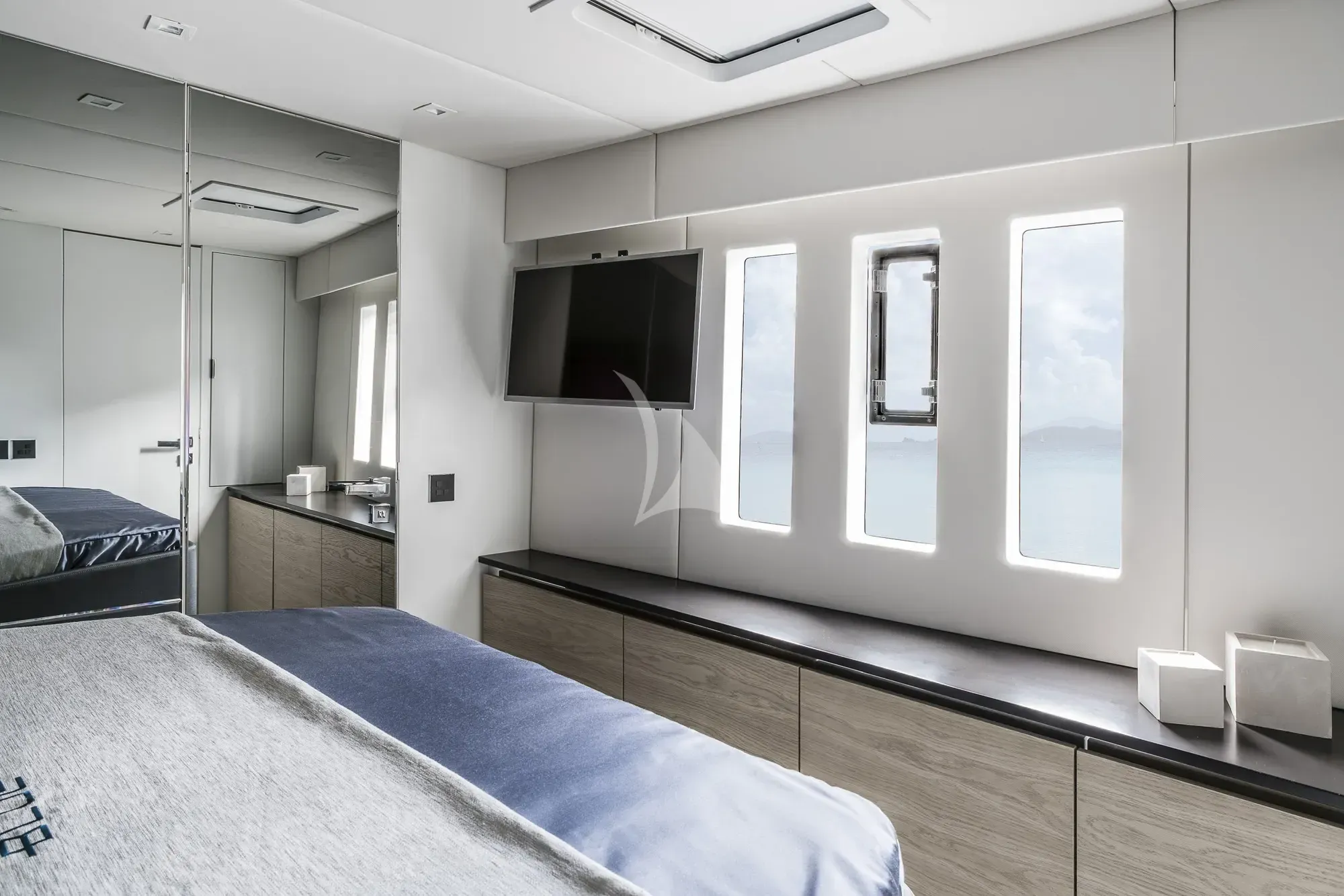 FEEL THE BLUE - photo 9