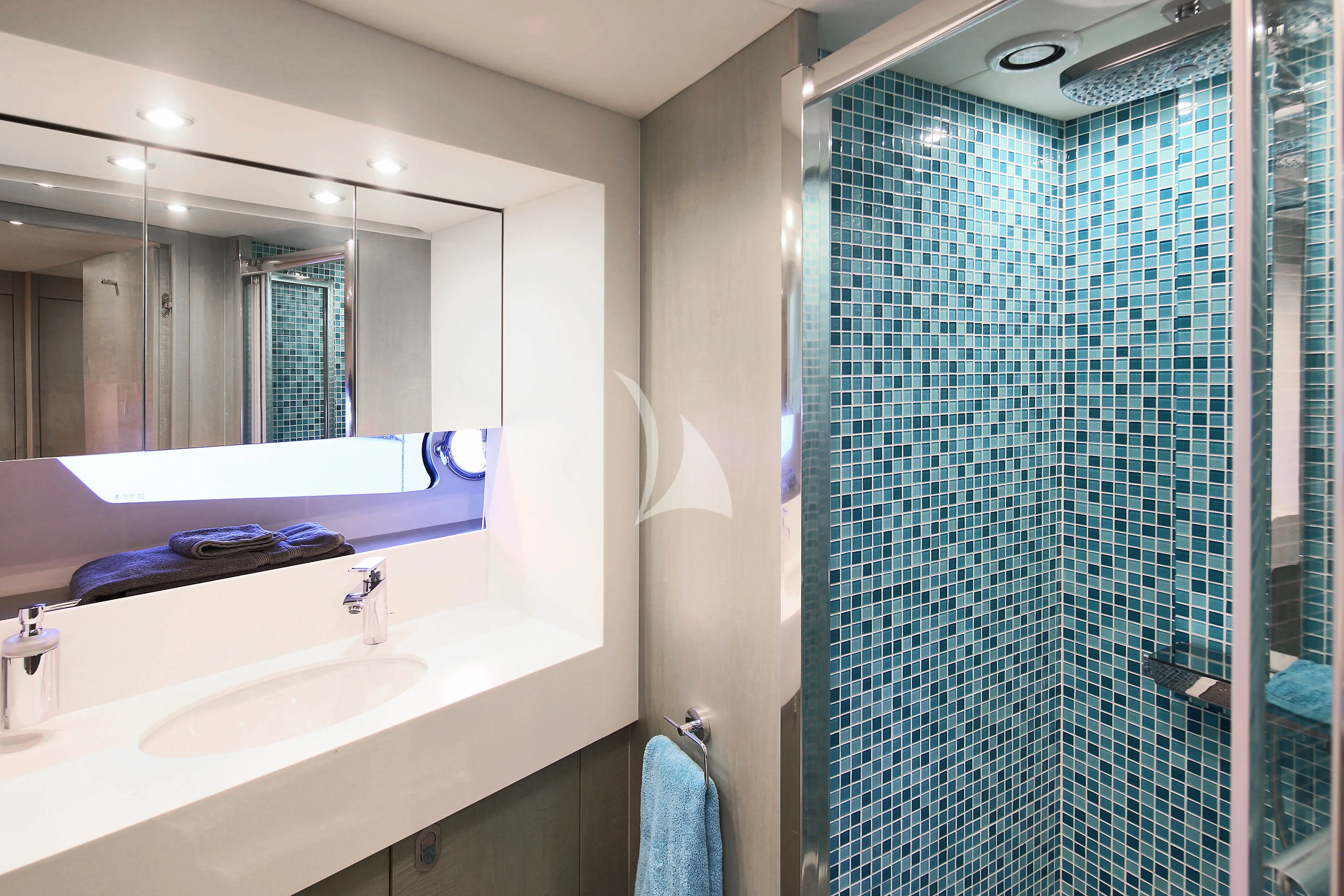 'RAOUL W' - interior 4