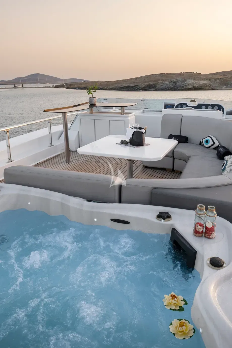 SHIVA yacht photo