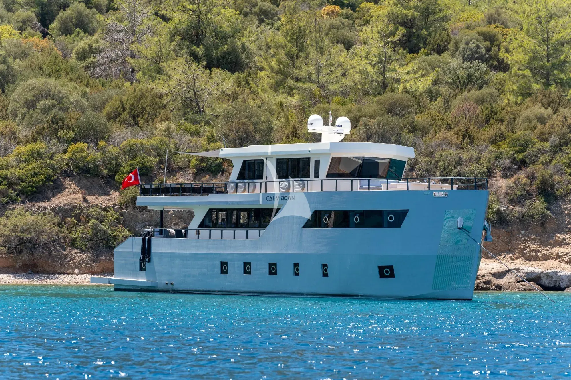 CALM DOWN luxury yacht