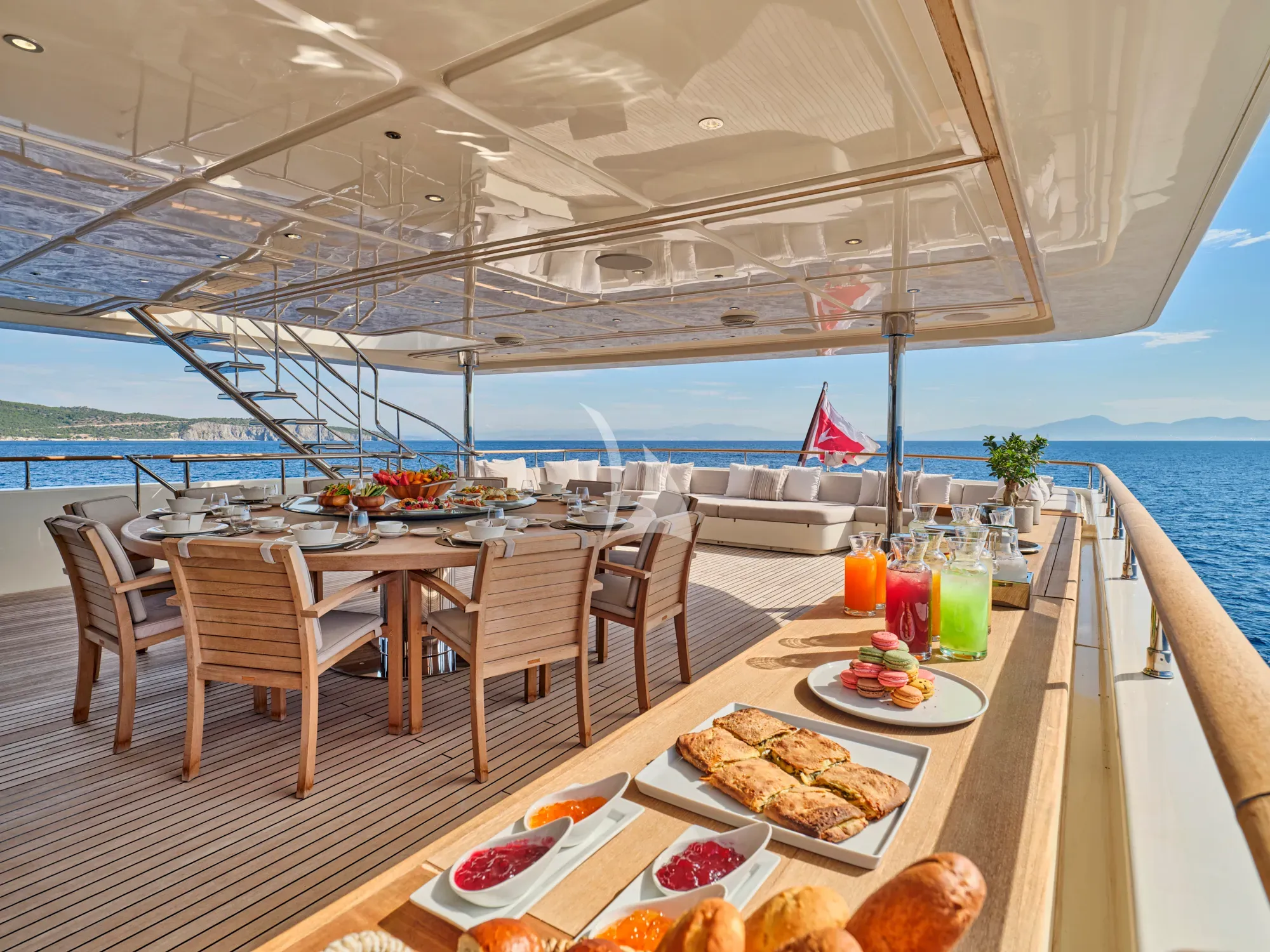 PALATIAL yacht photo