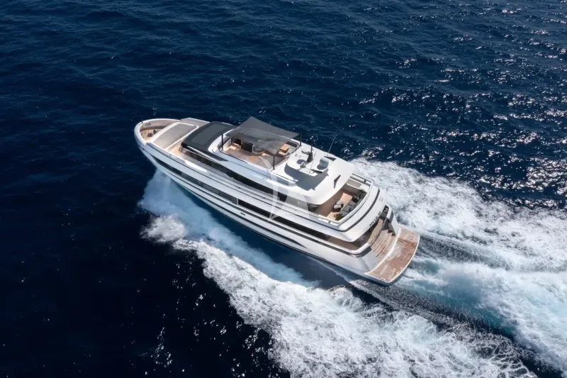 UILIA yacht photo