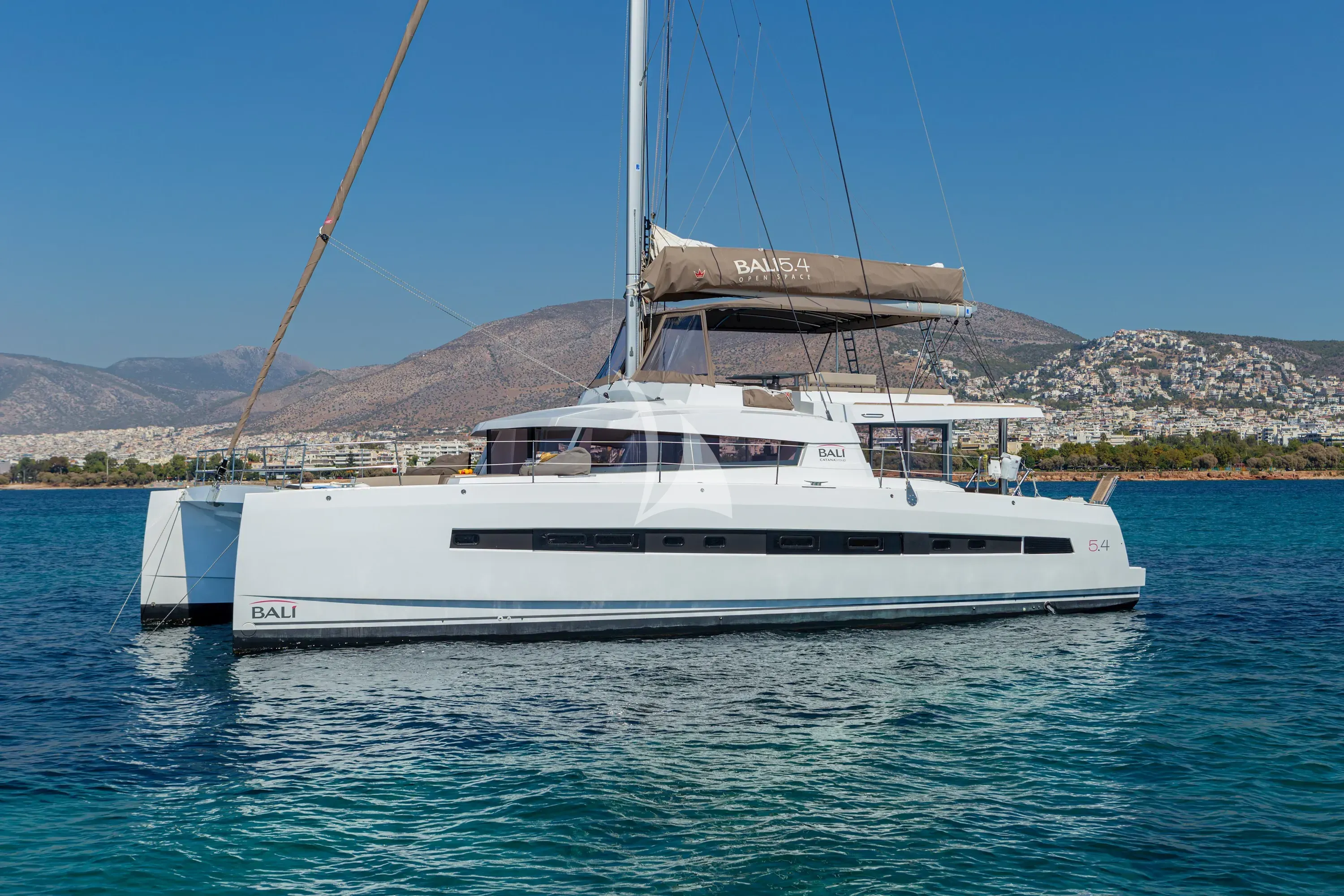 LICENSE TO CHILL yacht photo