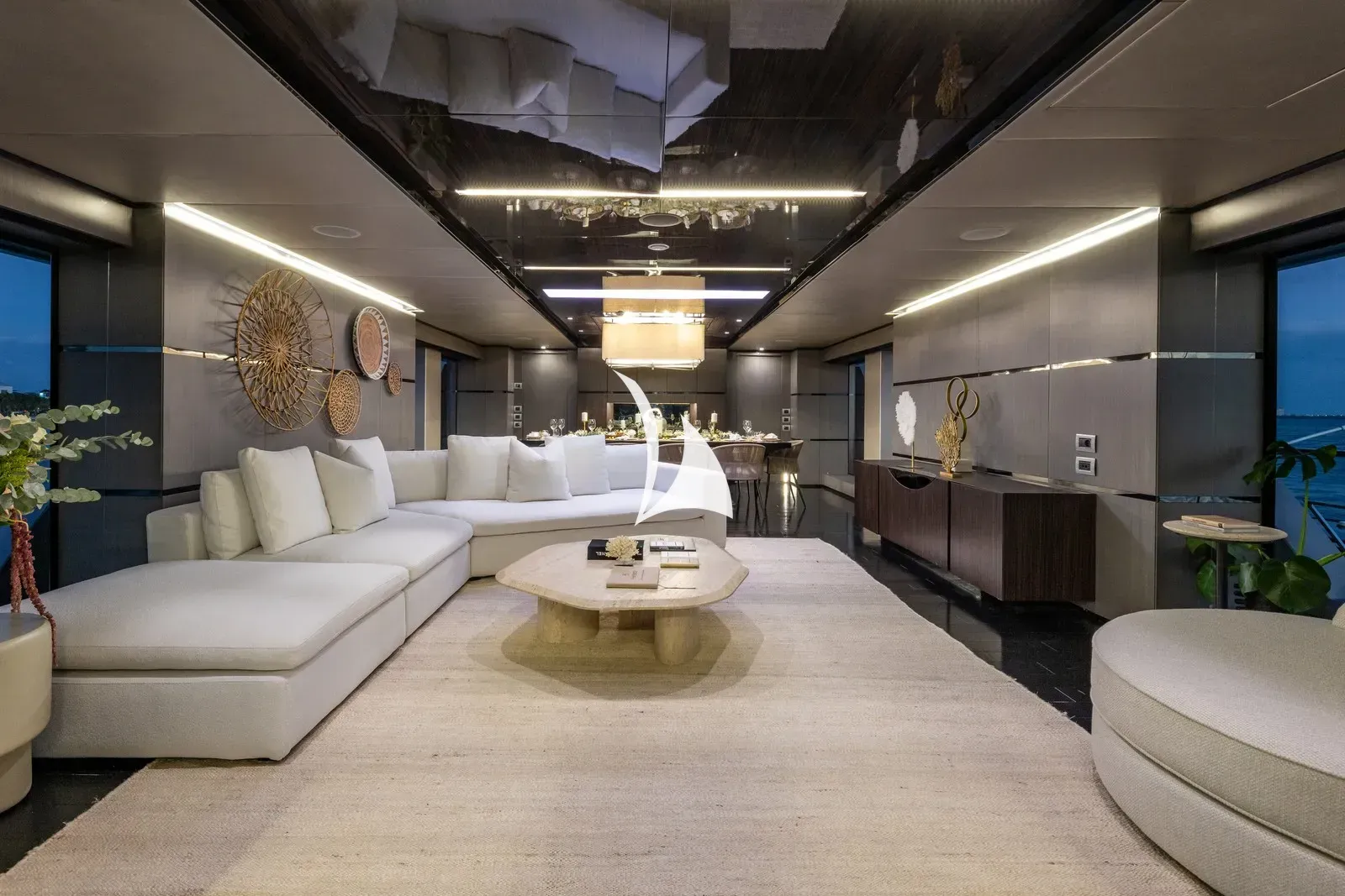 MAVERICK - interior 6