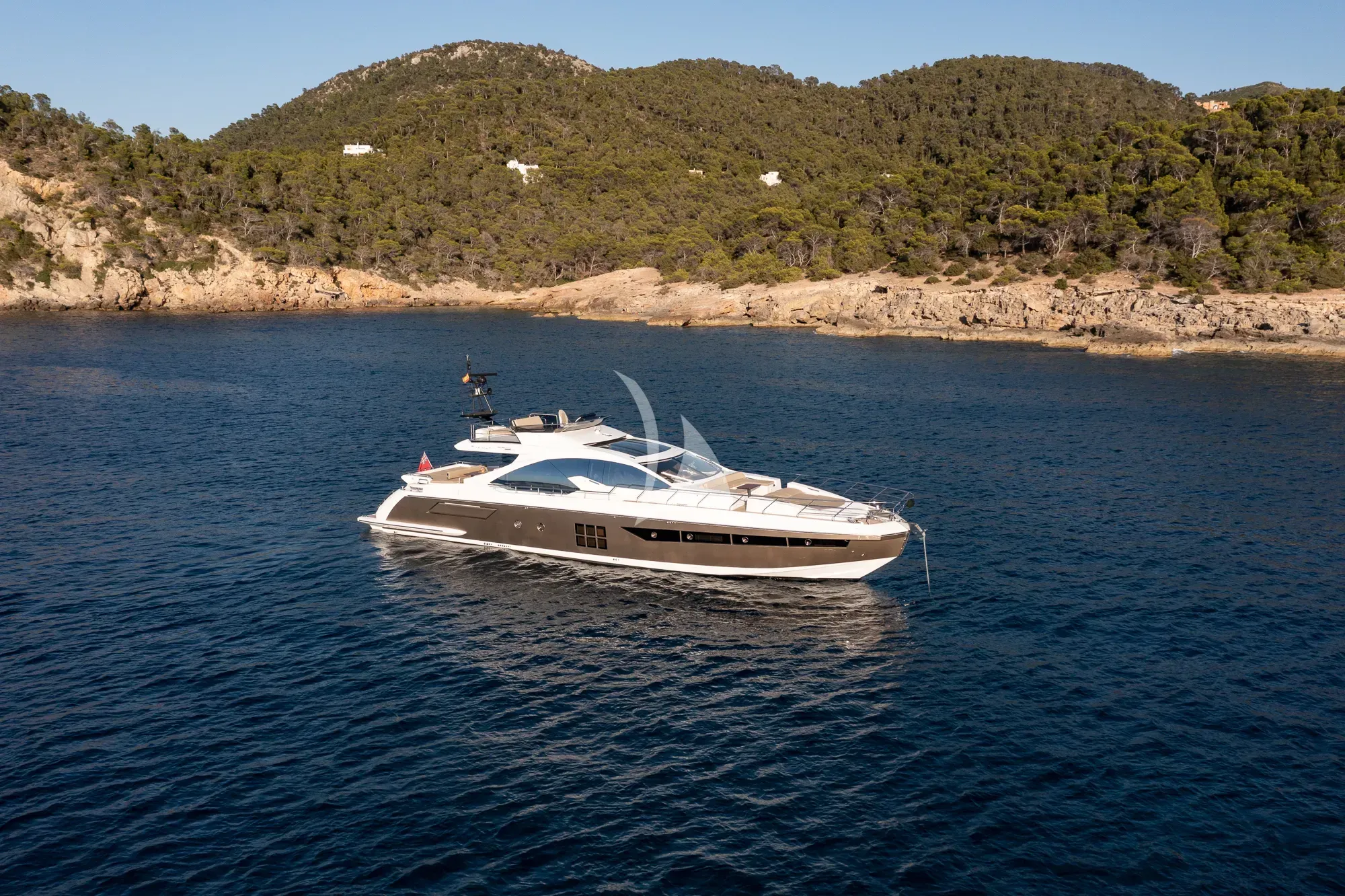 KOMODO yacht photo