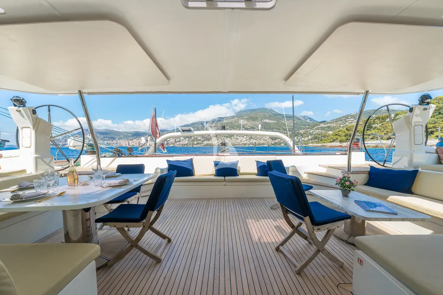MIROVIA yacht photo