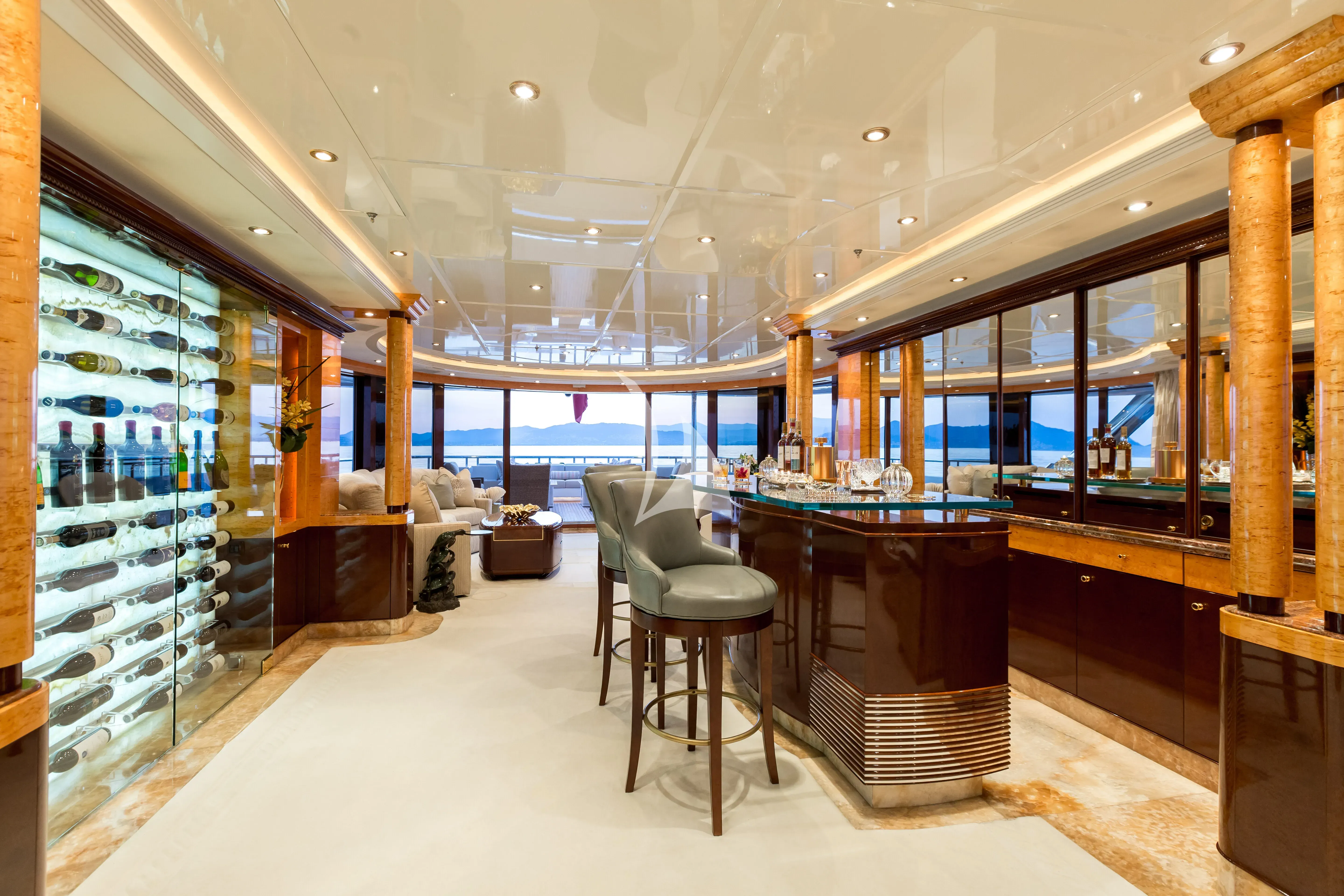 LUCKY LADY - interior 6