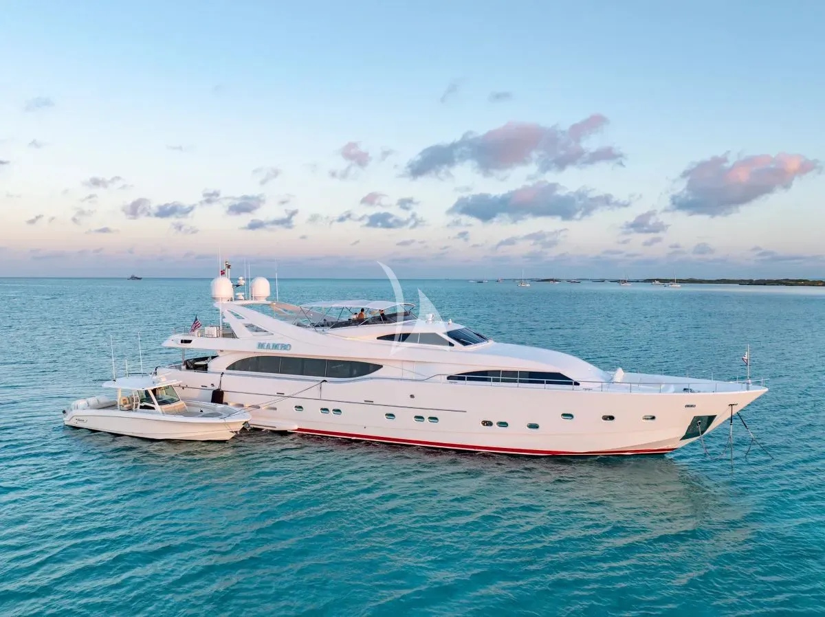 Mambo luxury yacht